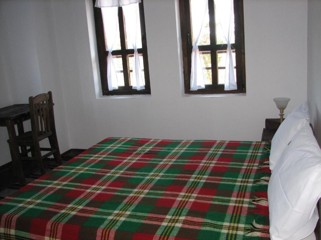 Family Hotel Kalifer Kalofer Quarto foto