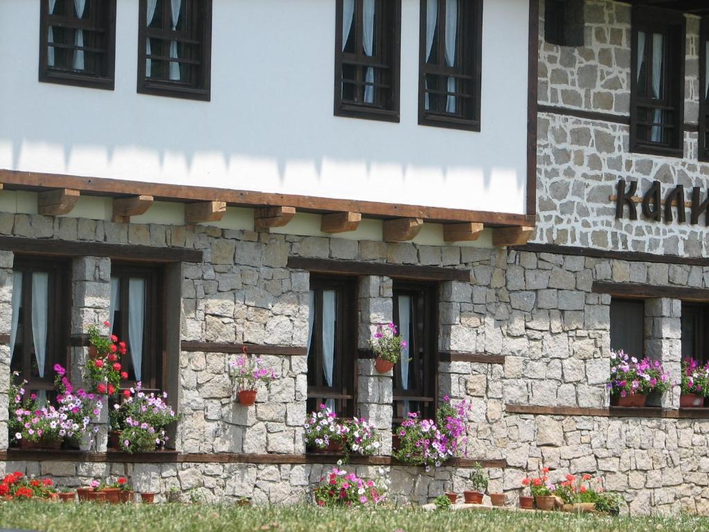 Family Hotel Kalifer Kalofer Exterior foto