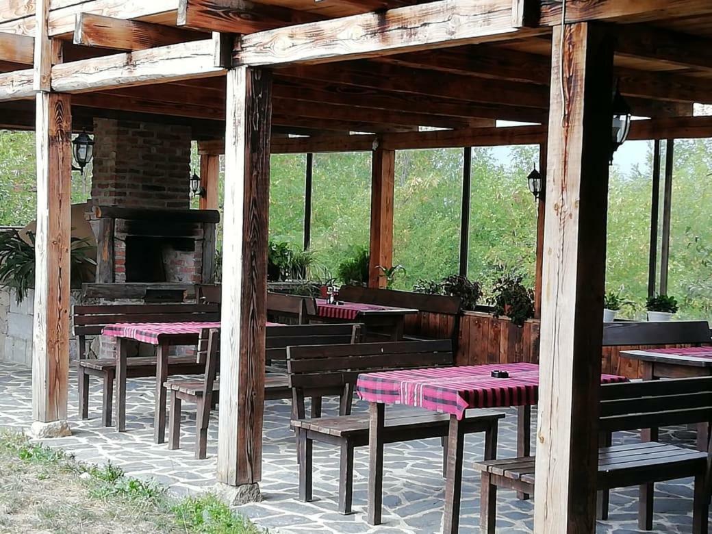 Family Hotel Kalifer Kalofer Exterior foto