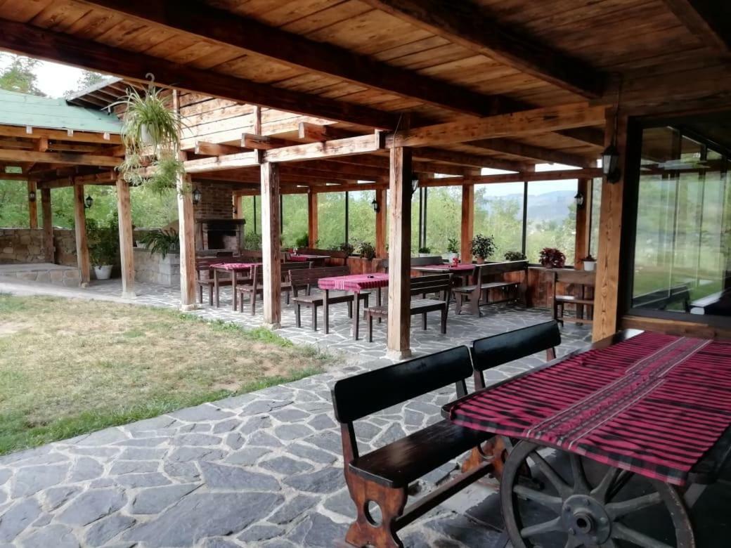 Family Hotel Kalifer Kalofer Exterior foto