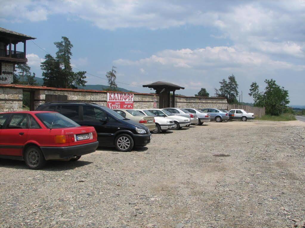 Family Hotel Kalifer Kalofer Exterior foto